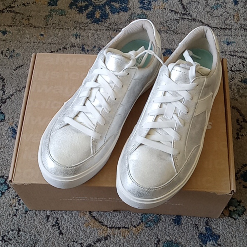 Dr. Scholl's Women's Sneakers-NEW